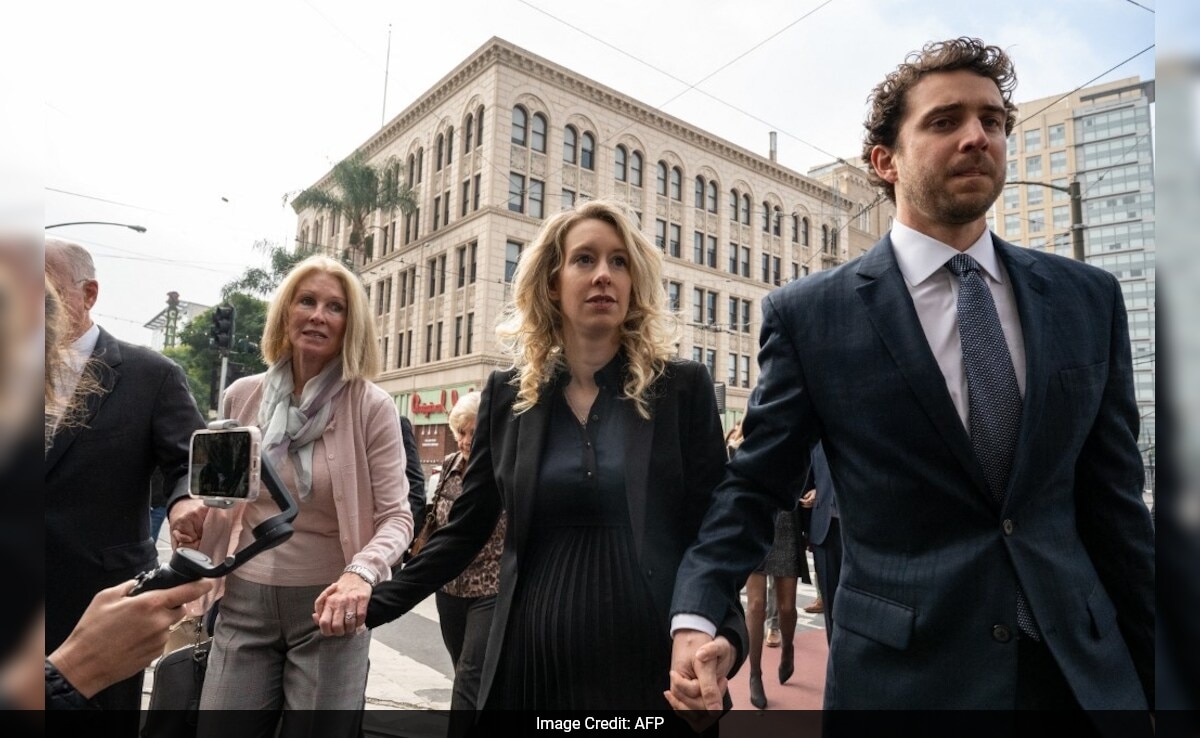 Fraudster Elizabeth Holmes' Partner Launches New Blood-Testing Company Similar To Theranos