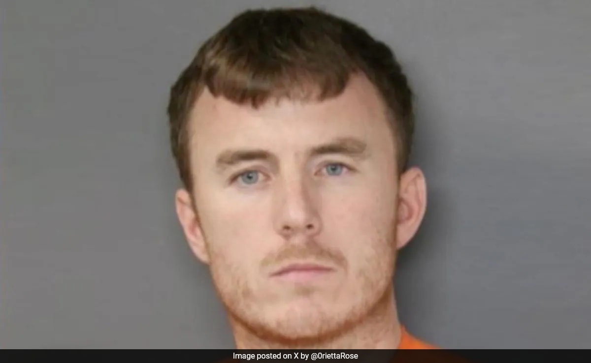 Former Teacher Posed As Teen On Snapchat, Had Explicit Chats With Minors