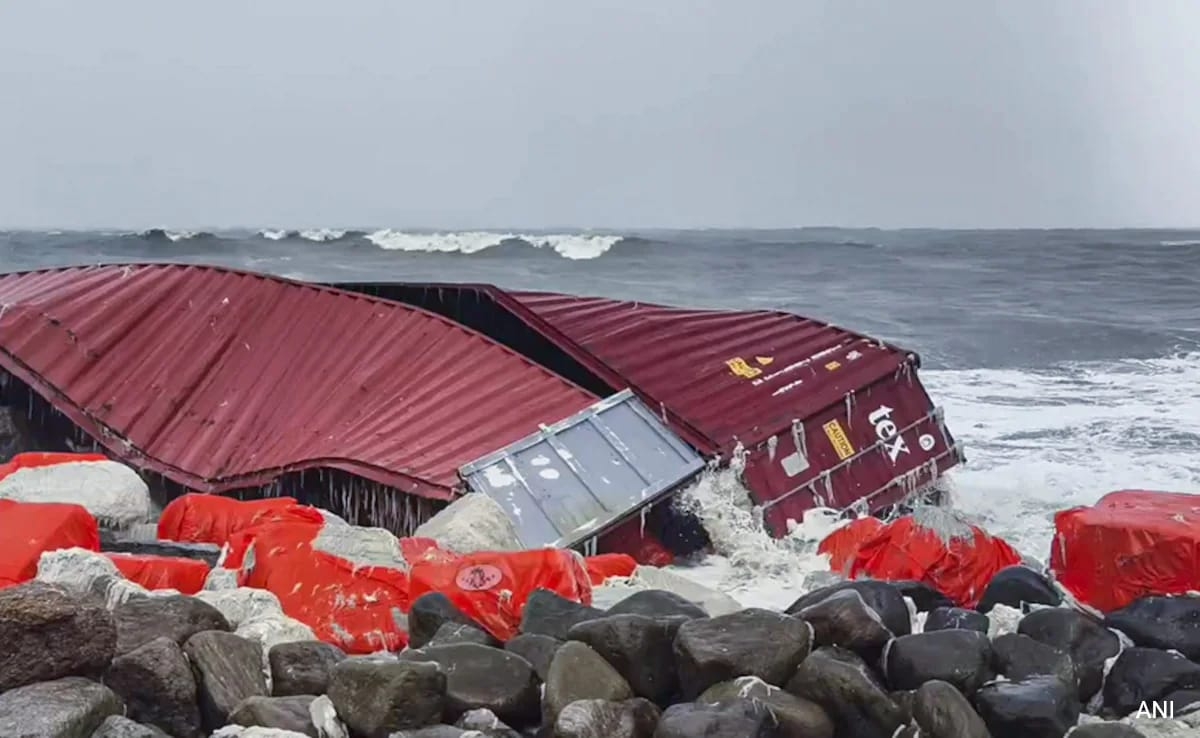 Top Officer Told To Monitor Liberian Shipwreck Every 2 Hours: Minister