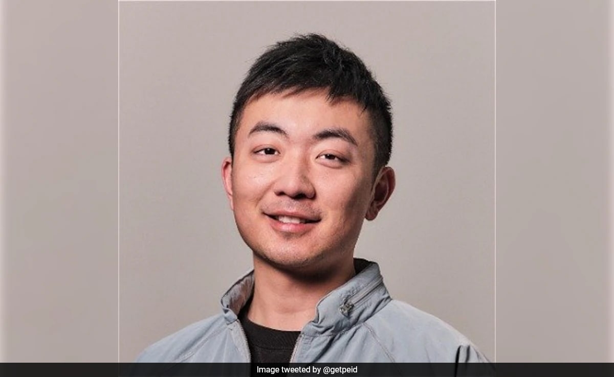 Nothing CEO's Playful Dig At Tim Cook After Former Employee Joins Apple: "Let Me Know..."