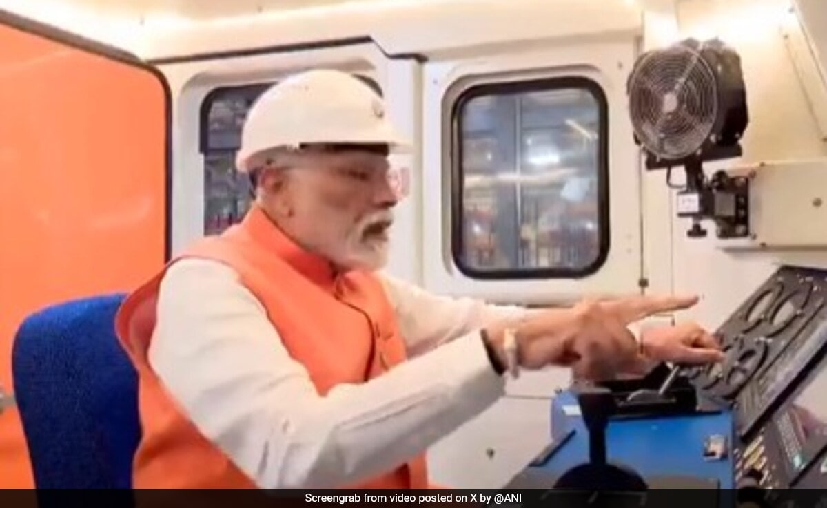 PM Modi Inaugurates Locomotive Manufacturing Plant In Gujarat's Dahod