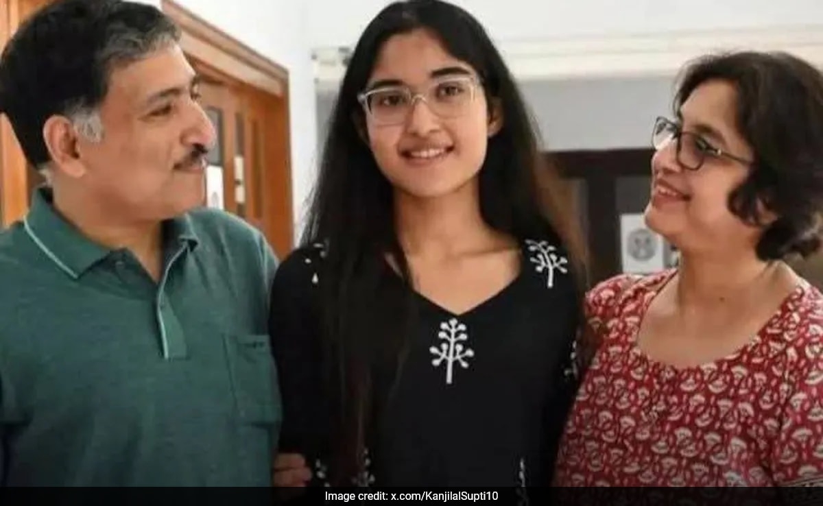 Bengal ISC Topper Drops Her Surname, Says 'Humanism' Only Religion
