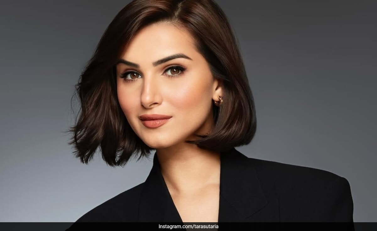 Tara Sutaria Knows How To Slay A Natural Glam Avatar With Streaked Bob Tresses