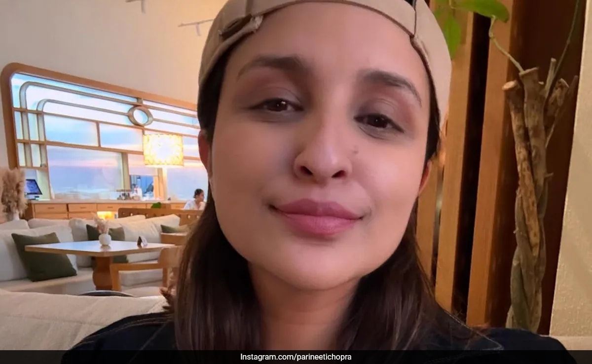 Parineeti Chopra Aces Casual Selfie Game In A Sans Makeup Look