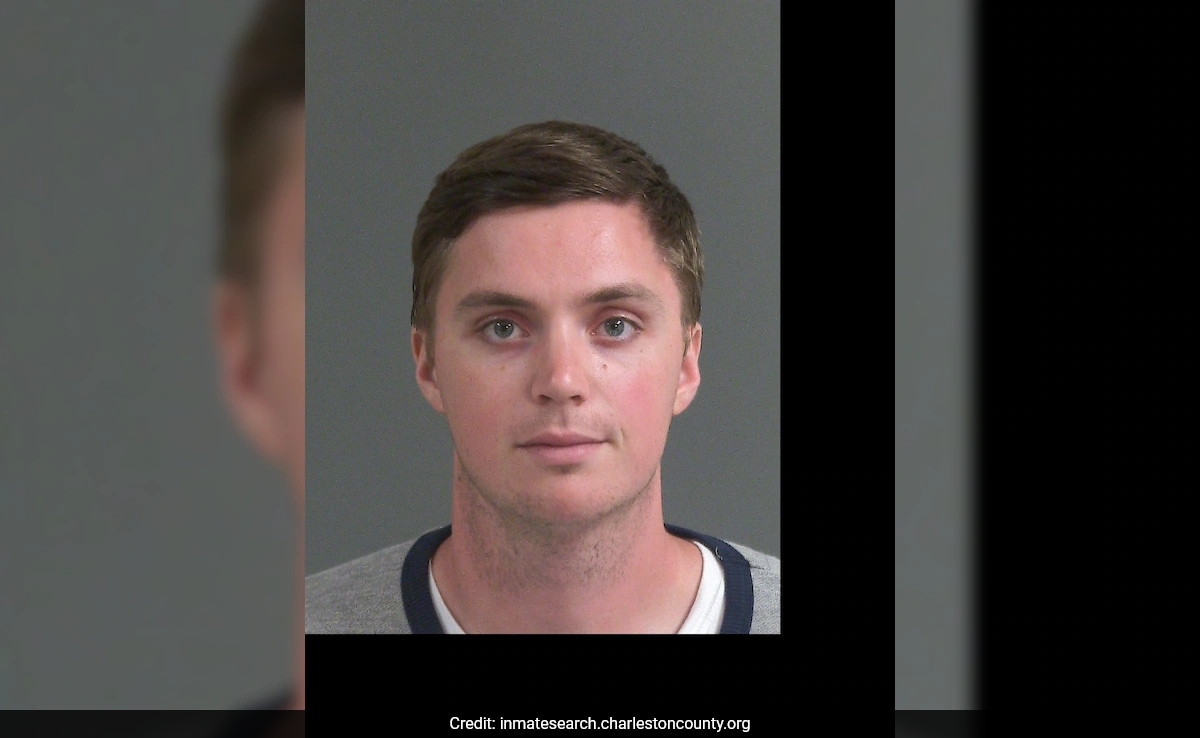 Man Breaks Into Ex's Home, Hides In Shower Half-Naked With Knife As "Prank"