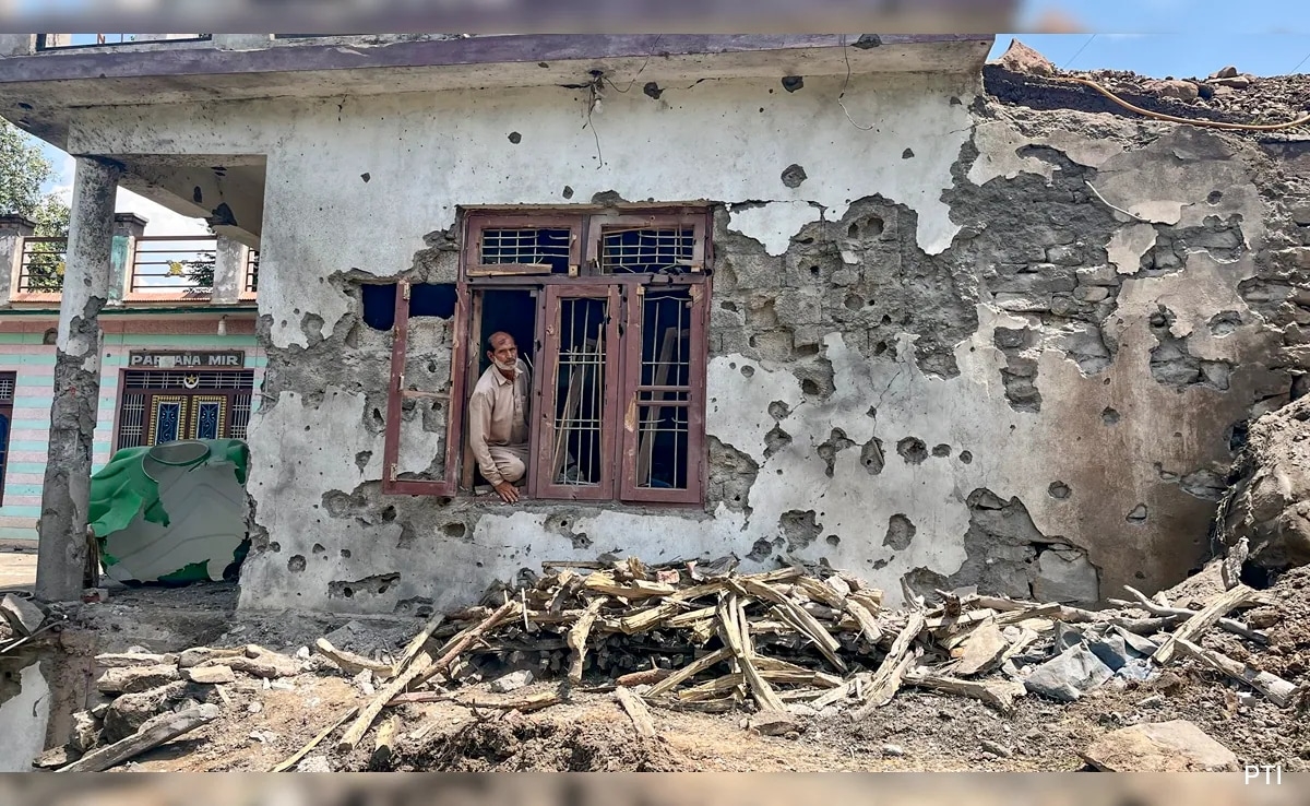 J&K Lt Governor Announces Government Job For Family Of Shelling Victims
