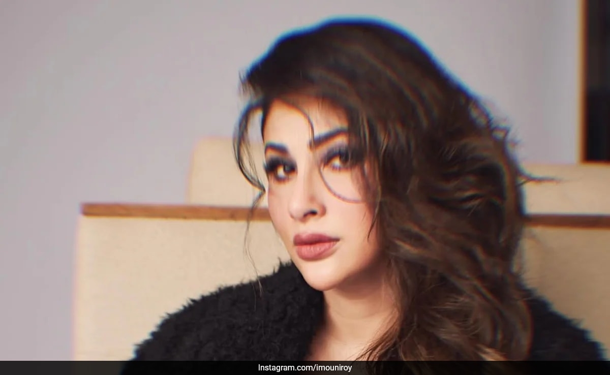 Mouni Roy's Maximal Smokey Eyes And Rust Pout Serve Mid-Week Glam Goals
