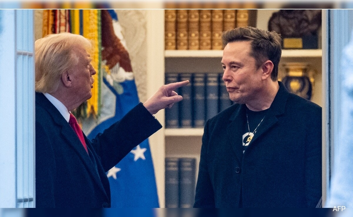 Jokes, Jibes And Job Offers: Russia Responds To Trump-Musk Stand-Off