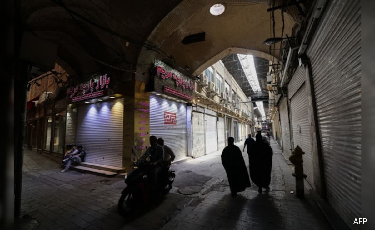"Desperate" Iranians Flee Capital For Safety As Israeli Strikes Intensify