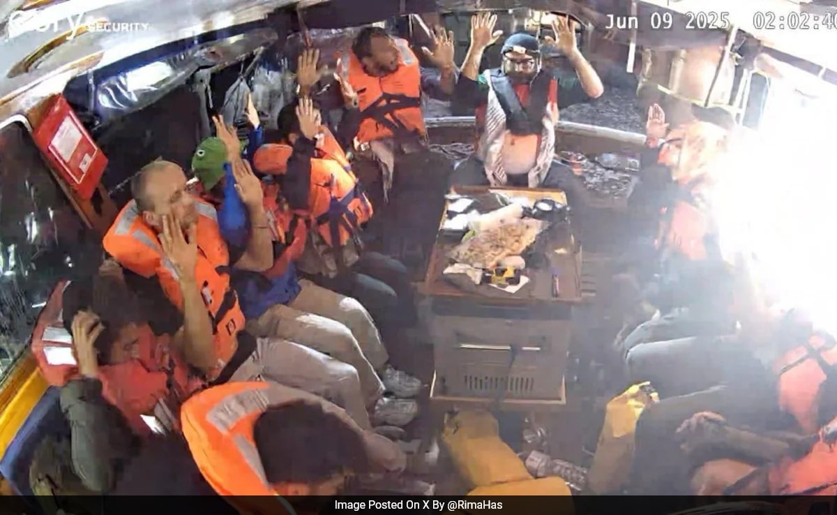 Israeli Commandos Intercept Greta Thunberg's Gaza-Bound 'Freedom Flotilla' Ship
