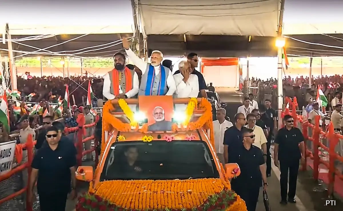 PM Modi Holds Roadshow, Unveils Key Projects In Bihar's Siwan