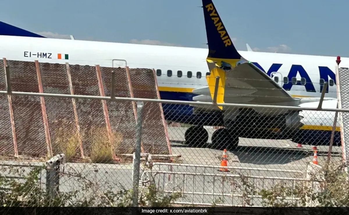 Ryanair's Boeing 737 Crashes Into Runway Barrier In Greece, Wing Damaged