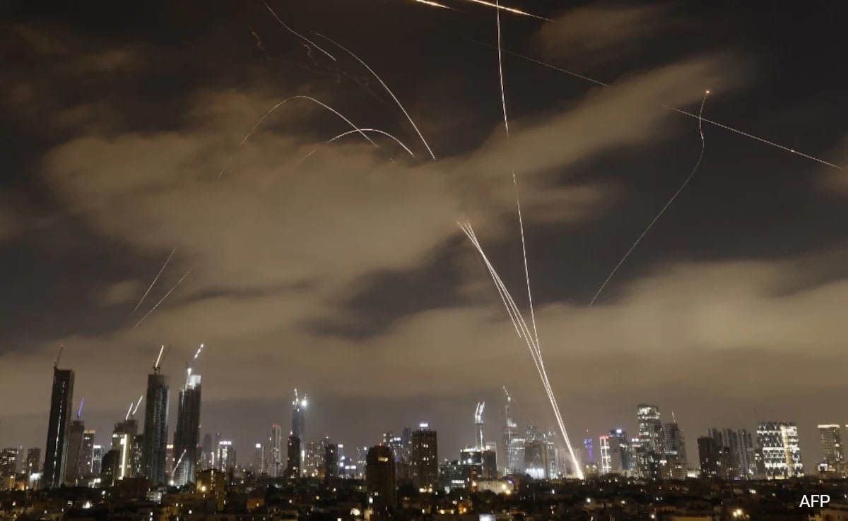 Israel-Iran Attack Updates: Israel Hits Iran Defence Ministry HQ, Tehran Fires Missile Salvo