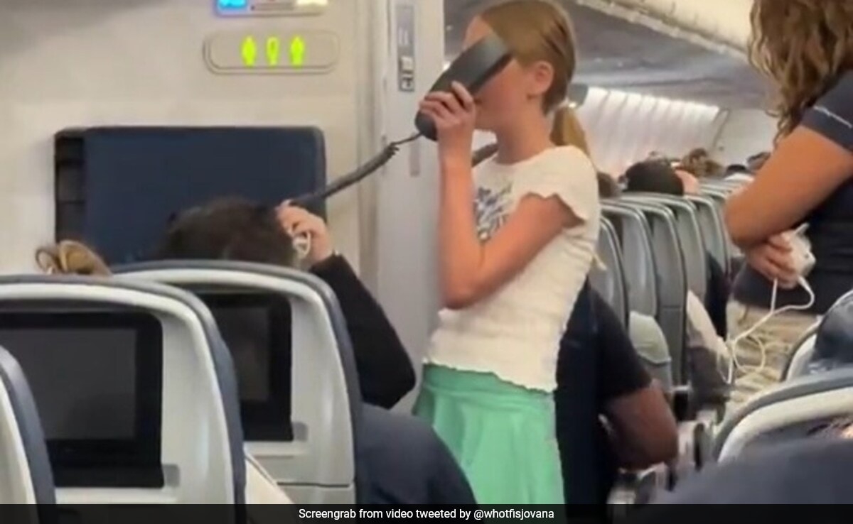 "Nightmare": Girl Sings Moana Song On Flight Intercom During Delay, Internet Divided