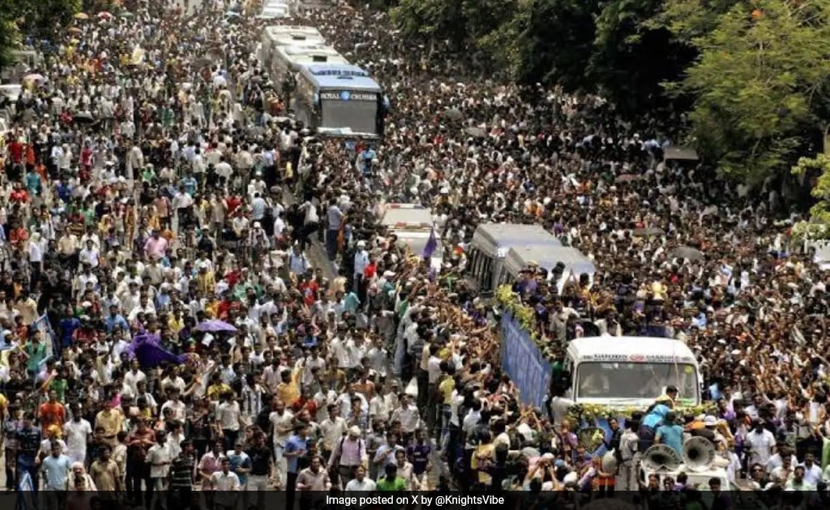 Stampede vs Mild Lathicharge: KKR And RCB's Mega, But Different Celebrations