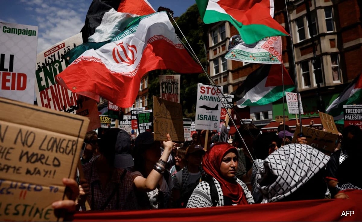"Mysterious" Messages Greet Callers On Iranian Numbers Amid Israel Conflict
