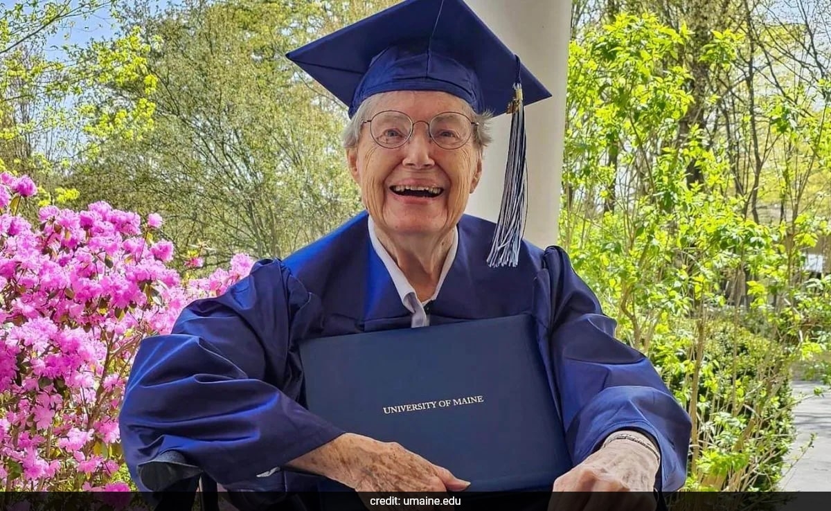 US Woman, 88, Barred From Graduating 60 Years Ago, Finally Gets Her Degree