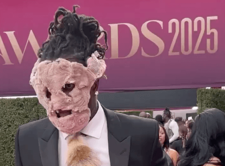 Young Thug Walks BET Awards Red Carpet Wearing A Fur Mask, Social Media Confused