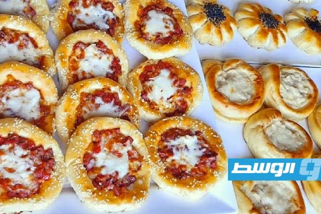فطائر بيتزا بعجينة 10 دقائق ذهبية ناجحة