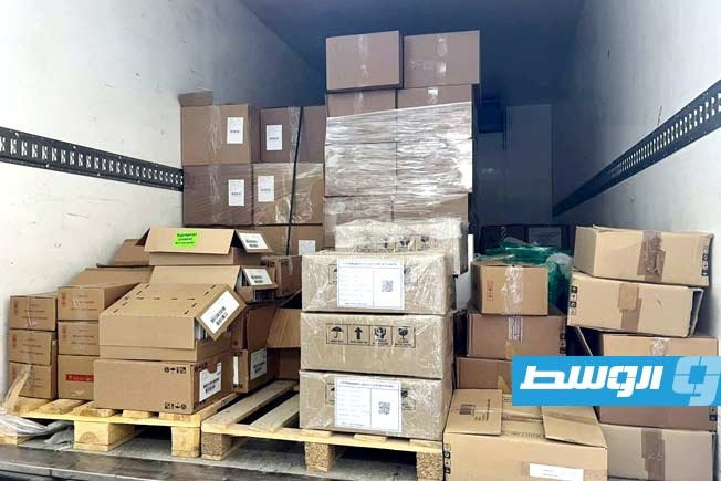 «الإمداد الطبي» يسلم أدوية لهيئة مكافحة السرطان