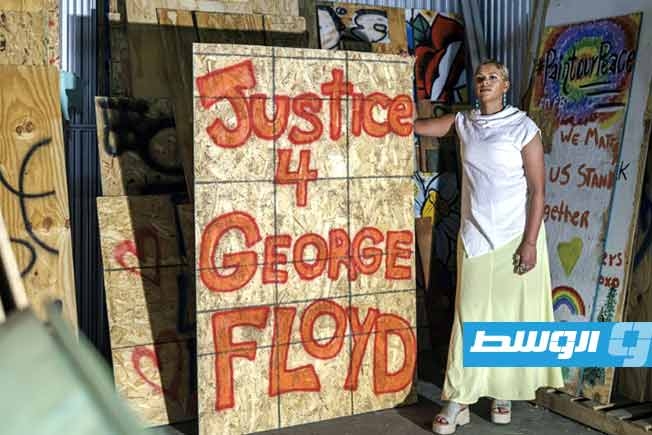 «غرافيتي على أخشاب الواجهات».. فن يوثّق انتفاضة جورج فلويد