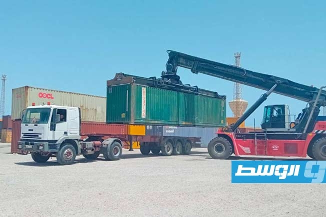 تشمل «محطة شمال بنغازي».. استيراد شحنة جديدة من المواد الكهربائية
