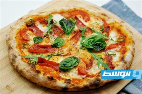 بيتزا مارغريتا في خطوات سهلة وسريعة