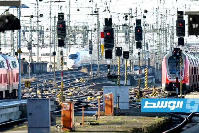 جزائري ينجو من الموت بعد تشبثه بقطار نمساوي عقب انطلاقه