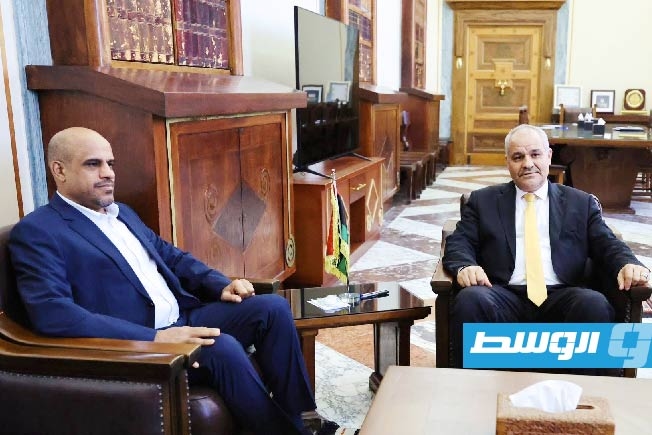 «المصرف المركزي» يدعو الحرس البلدي إلى إغلاق مكاتب بيع العملات الأجبية المخالفة