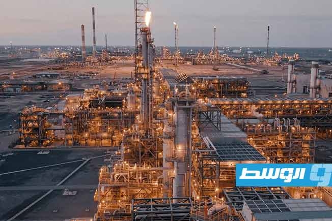 لماذا قررت «أوبك بلس» رفع إنتاجها النفطي مع انخفاض الأسعار؟