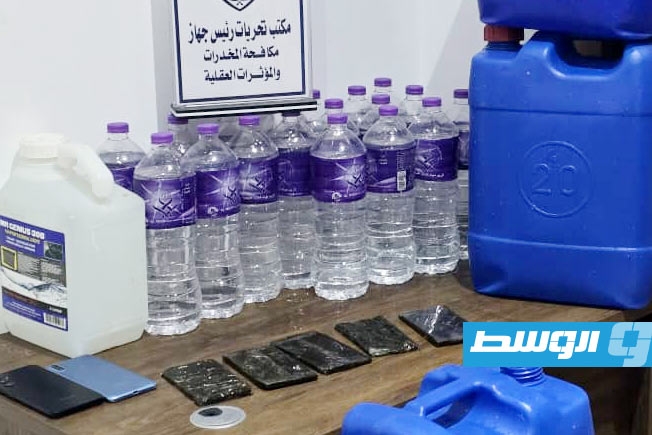 الإطاحة بتاجر مخدرات وخمور «خطير» في بنغازي