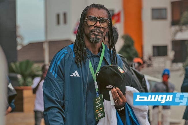 سيسيه يصل ميلانو لمتابعة سداسي تتويج «دورينا» تمهيدًا لاختيار قائمة المنتخب الليبي