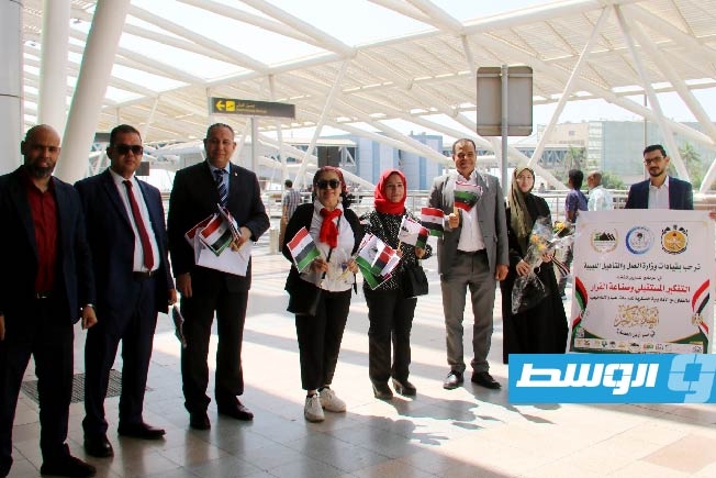 حكومة حماد: موظفون بوازرة العمل ينتقلون إلى القاهرة لحضور دورة «التفكير المستقبلي»