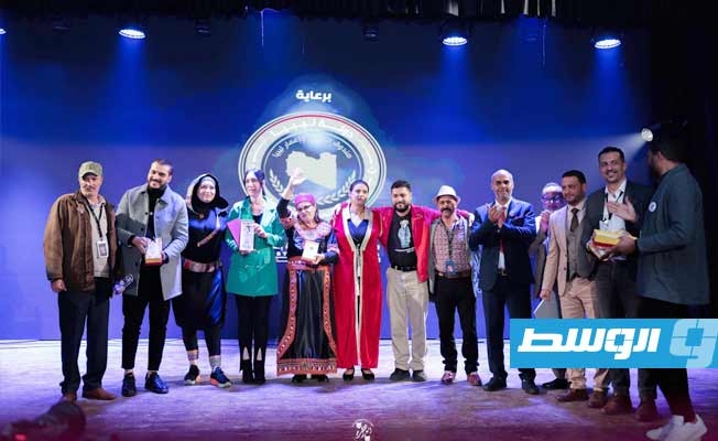 «عرض مسرحي للبيع» و«البوابة 52» يحصدان جوائز مهرجان «درنة الزاهرة المسرحي»