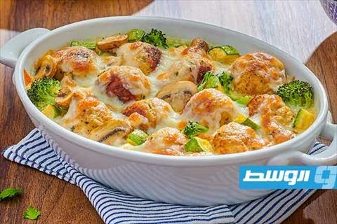 معكرونة بالكريمة وكرات الدجاج
