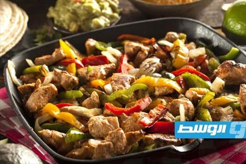 فاهيتا دجاج مع لحم على الطريقة المكسيكة