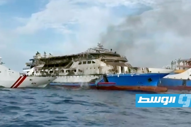 3 قتلى وإنقاذ أكثر من 500 جراء حريق عبارة في إندونيسيا
