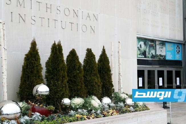 هل ضغط ترامب على «المتحف الوطني» لإزالة لوحة «إجراءات عزله»؟