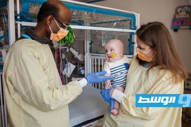 أول طفل في العالم يُعالَج بتقنية كريسبر لتعديل الجينات
