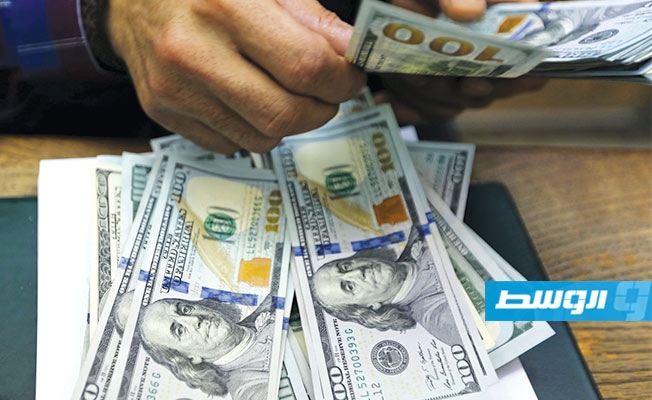 الدولار يتراجع 12 قرشا في أسبوع بالسوق الموازية