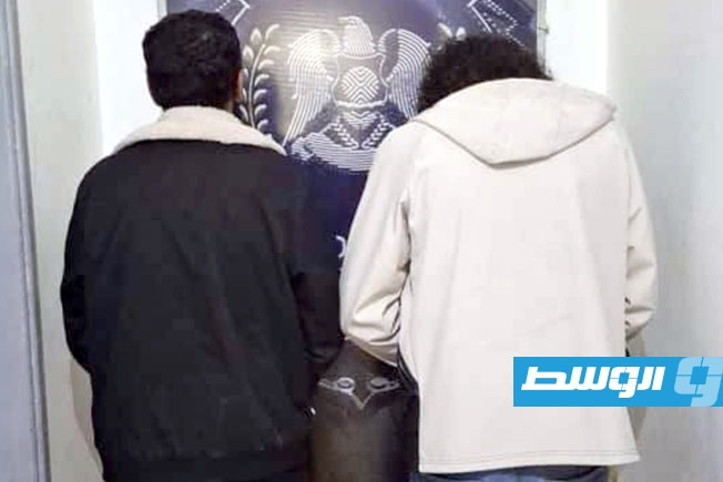 توقيف شخصين بتهمة ترويج أقراص الهلوسة في الجبل الأخضر