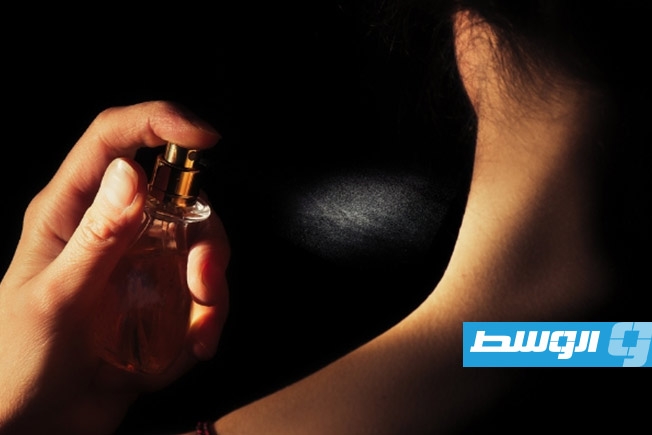 العطور والمستحضرات قد تفسد «درع» الجسم الكيميائي (دراسة)