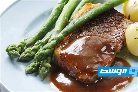 ستيك لحم بالبصل والمشروم