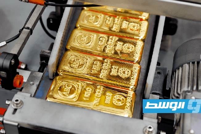 أسعار الذهب تنخفض انتظارا لوضوح الرؤية بشأن سياسات ترامب التجارية