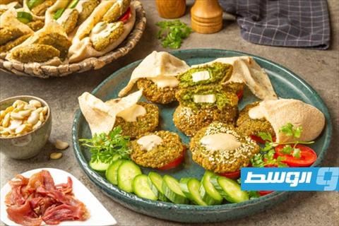 فلافل بحشوة الجبن لفطور شهي وسريع
