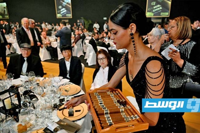 رقم قياسي جديد.. بيع مرطّب سيجار كوبي فاخر مقابل 4.77 مليون دولار في هافانا