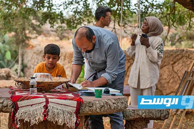 40 عملا فنيا في معرض امنينه والراشدي