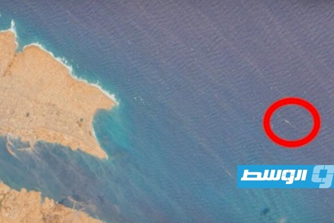 تقرير: «غموض» يحيط بسفينة أسلحة إيرانية راسية قبالة طبرق
