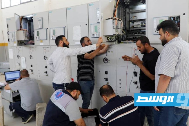 إنهاء شحن محطة تحويل منطقة الداوون لاستقرار الكهرباء في ترهونة