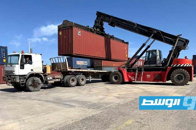 ما وراء التعريفة الجمركية.. هل منعت واشنطن استخدام ليبيا نقطة لإعادة التصدير؟